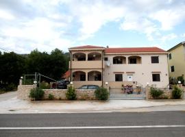 Apartments by the sea Tribanj Sibuljina, Paklenica - 17818, ваканционно жилище на плажа в Šibuljina