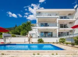 Luxury villa with a swimming pool Icici, Opatija - 17959