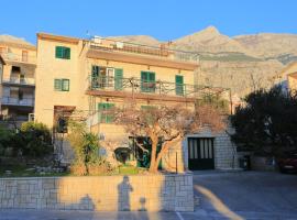 Apartments and rooms with parking space Makarska - 18028, hotel en Makarska