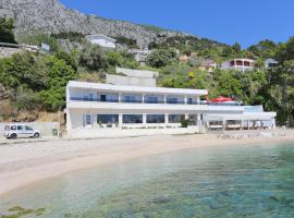 Family friendly apartments with a swimming pool Zivogosce - Porat, Makarska - 18150, hotel v mestu Živogošće