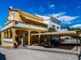 Apartments and rooms with parking space Malinska, Krk - 18193