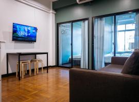 Dzīvoklis T3 TWO Bedrooms WIFI Full kitchen 1 min to BTS Bangkokā