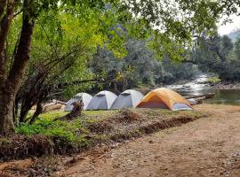 Coorg River Rock Camping, kamp sa luksuznim šatorima u gradu Madikeri