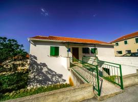 Apartments with a parking space Postira, Brac - 18472, hotel a Postira (Postire)
