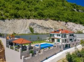 Luxury villa with a swimming pool Studenci, Zagora - 18483