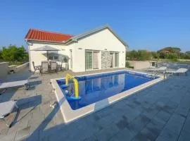 Seaside family friendly house with a swimming pool Privlaka, Zadar - 18508