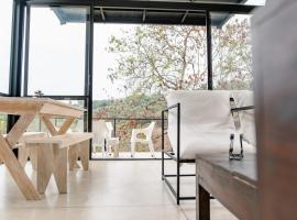 Casa Del Sol - Luxury Villa, hotel v destinaci Bolepe