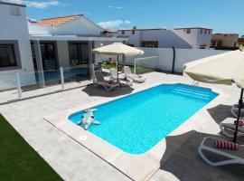 Ideal for family holidays, near beach and golf- Casa James, hôtel à La Guirra