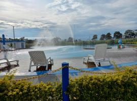 aparta hotel turístico a 2 km parque del café, appart'hôtel à Montenegro
