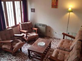 Casa de cuatro dormitorios, ideal dos familias – hotel w mieście San Fernando del Valle de Catamarca