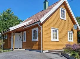 3 Bedroom Beautiful Home In Flekkerøy