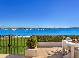 H3 Port Stephens, hotel in Corlette