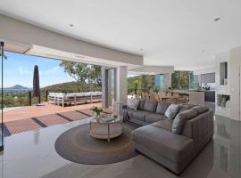 Grandview - Luxurious Entertainer with Spectacular Views, hotell i Nelson Bay