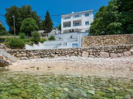 Family friendly seaside apartments Zivogosce - Mala Duba, Makarska - 19149, hotel in Živogošće