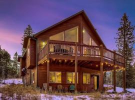 Relaxing Mtn Cabin with Fire Pit Near Hiking Trails!, hotel en Bordenville