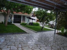 Apartment close to sea, rental pantai di Kandia