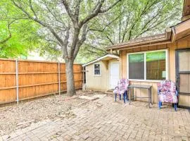 Family-Friendly Dallas Townhouse with Private Patio!