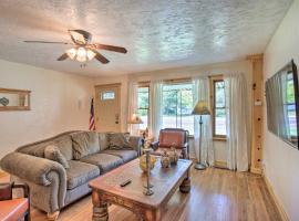 Well-Appointed Fruita Townhome Hike and Bike Nearby, casa o chalet en Fruita