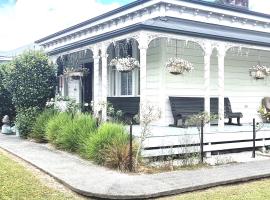 Pheasant Lodge, B&B in Paparoa