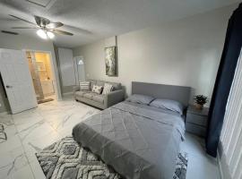 Adorable Suite in Tampa., beach rental in Tampa
