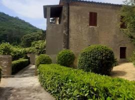 All'Acqua Santa, immersi nella natura, hotel a Semproniano