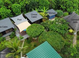 Hilltop Cabins (Calatagan, Batangas), habitación en casa particular en Calatagan