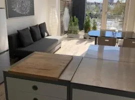 studio b - Sunny City Business Apartment with roof-top terrace for 2-4 guests