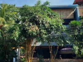 Angel and Marie's Basic FANroom for 1 - 2 pax, hotel v destinaci Dalumpinas Oeste