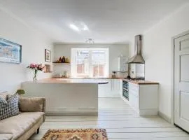 Stylish 1BD Seaside Flat North Berwick