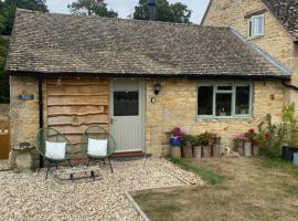 Cosy Cotswolds Self-Contained One Bedroom Cottage, hotel em Chipping Norton