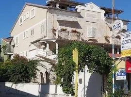Rooms and apartments PALMA B&B
