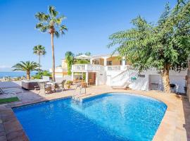 Villa with Private Pool, Jacuzzi & 360° Sea Views, Hotel in Callao Salvaje