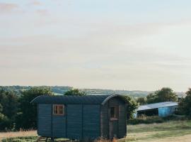 Stunning Shepherd's Hut Retreat North Devon – domek wiejski w mieście Bideford