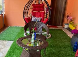 Terrace garden & Unique 1 bedroom AC rental unit in Haldia, hotel a Haldia