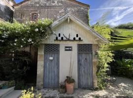 Chambre paisible dans une ancienne bâtisse rénovée: Issigeac şehrinde bir kiralık tatil yeri