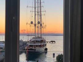 Five Flowers - Guest House, hotel near Trieste Port, Trieste