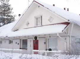 Moonlight House Large holiday villa with sauna and free parking