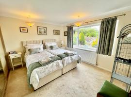 3 bedroom house with ample parking and garden, cheap hotel in Nettleham