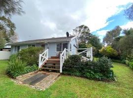 Invy Escape Family and Pet Friendly Wifi and Linen Inc, holiday home in Inverloch