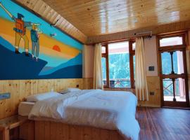 YOLO Hostel & Stay Jibhi, albergue en Jibhi