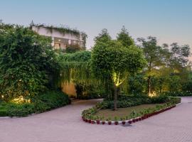 NAAD WELLNESS, hotel dengan parkir di Sonipat