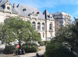 la studette du théâtre, hotell i Boulogne-Billancourt