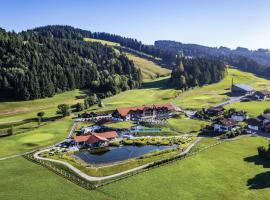 Haubers Naturresort Gutshof: Oberstaufen şehrinde bir otel