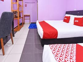 OYO 90561 Awan Biru Motel, Hotel in Pantai Cenang