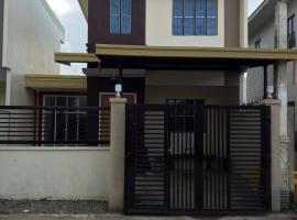 Budget Home in Iloilo Staycation At 8 Pax, hotel a Oton