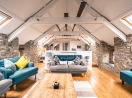 Stunning Converted Granary in Heart of St Davids, hotel in St. Davids