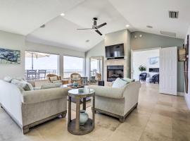 Beautiful Coastal Home with Deck and Beach Access, biệt thự ở South Ponte Vedra Beach