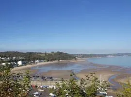 Beach house with sea views over Saundersfoot Bay