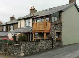 Cumbrian cottage, sleeps 6, in convenient location