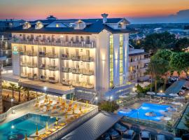 Hotel Helen, hotel em Caorle